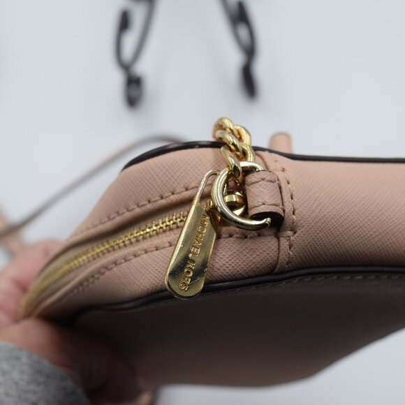 Michael Kors Crossbody - Ballet Pink - Picture 4 of 7